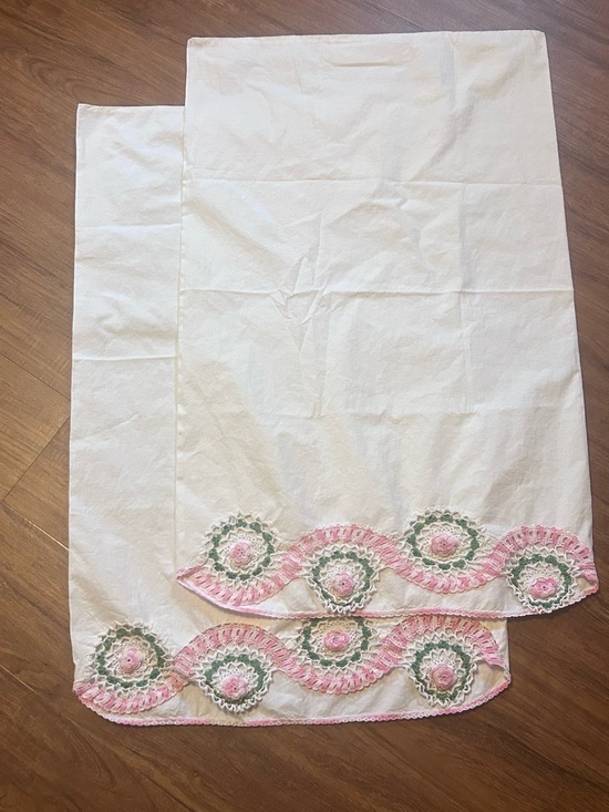 Vintage Other - Vintage White Pillowcases with Pink and Green Crochet Trim